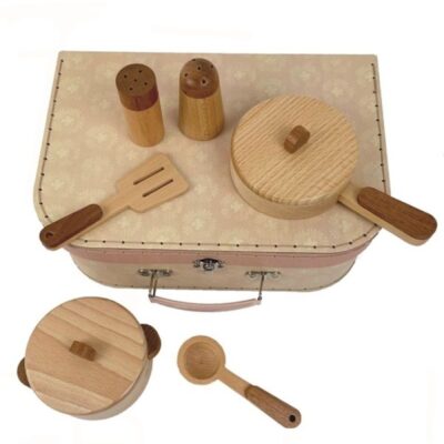 Jeux & Jouets Egmont Dinettes | Dinette Set De Cuisine En Bois De Hetre Et Sa Valisette De Egmont Toys